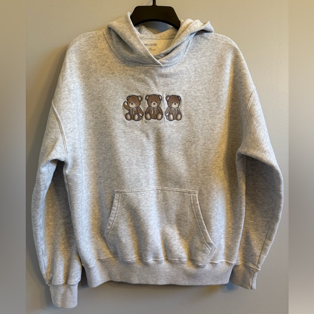 Hollister teddy bear hoodie, very soft, like new, XS
